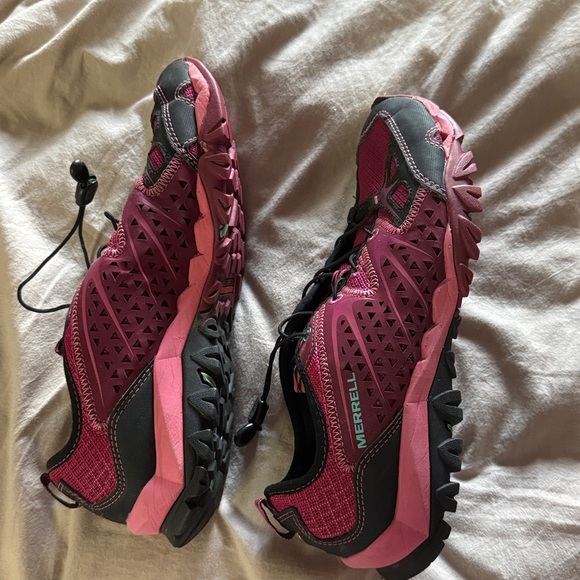 Merrell Women's Bright Red Performance Footwear size 8.5 - Picture 2 of 10